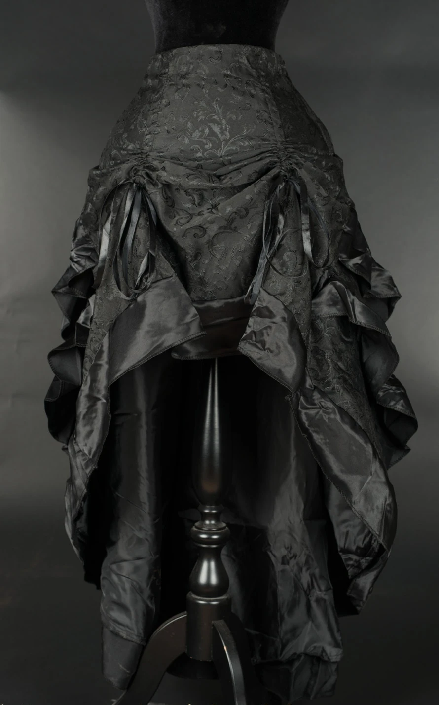 Longue Jupe Gothique à Volants – Image 3